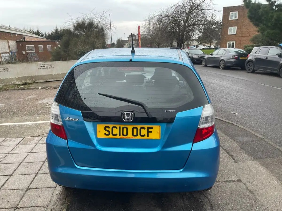 2010-honda-jazz-14-es-98bhp-semi-a-big-4