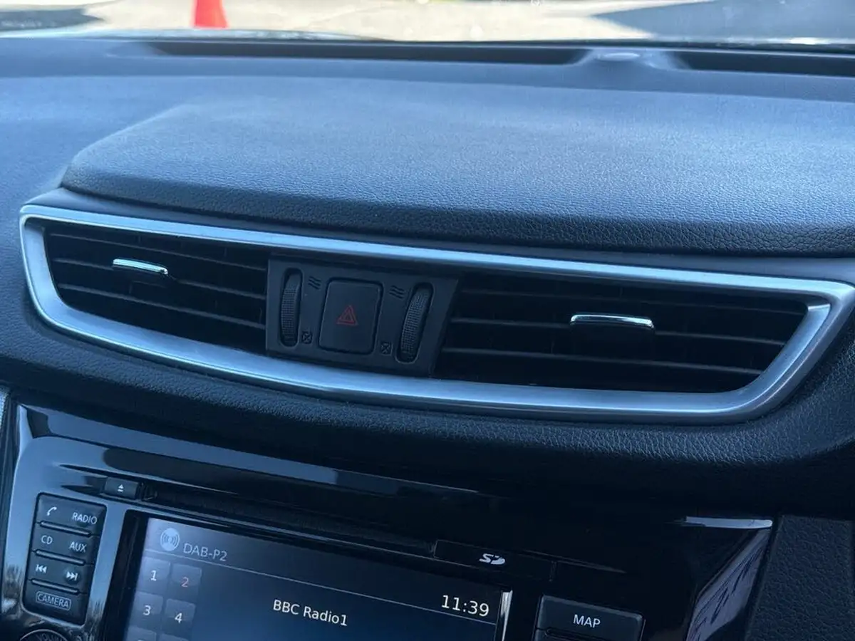 2017-nissan-qashqai-15dci-n-connecta-big-43