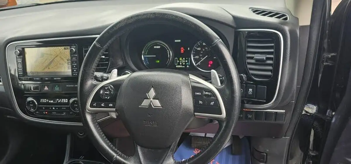2015-mitsubishi-outlander-20-gx4h-big-14