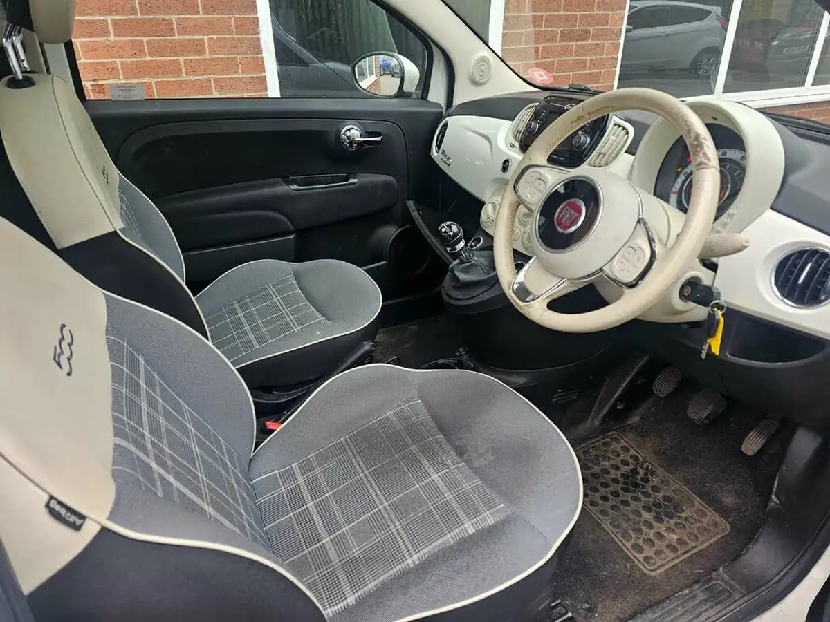 2018-fiat-500-12-lounge-big-10