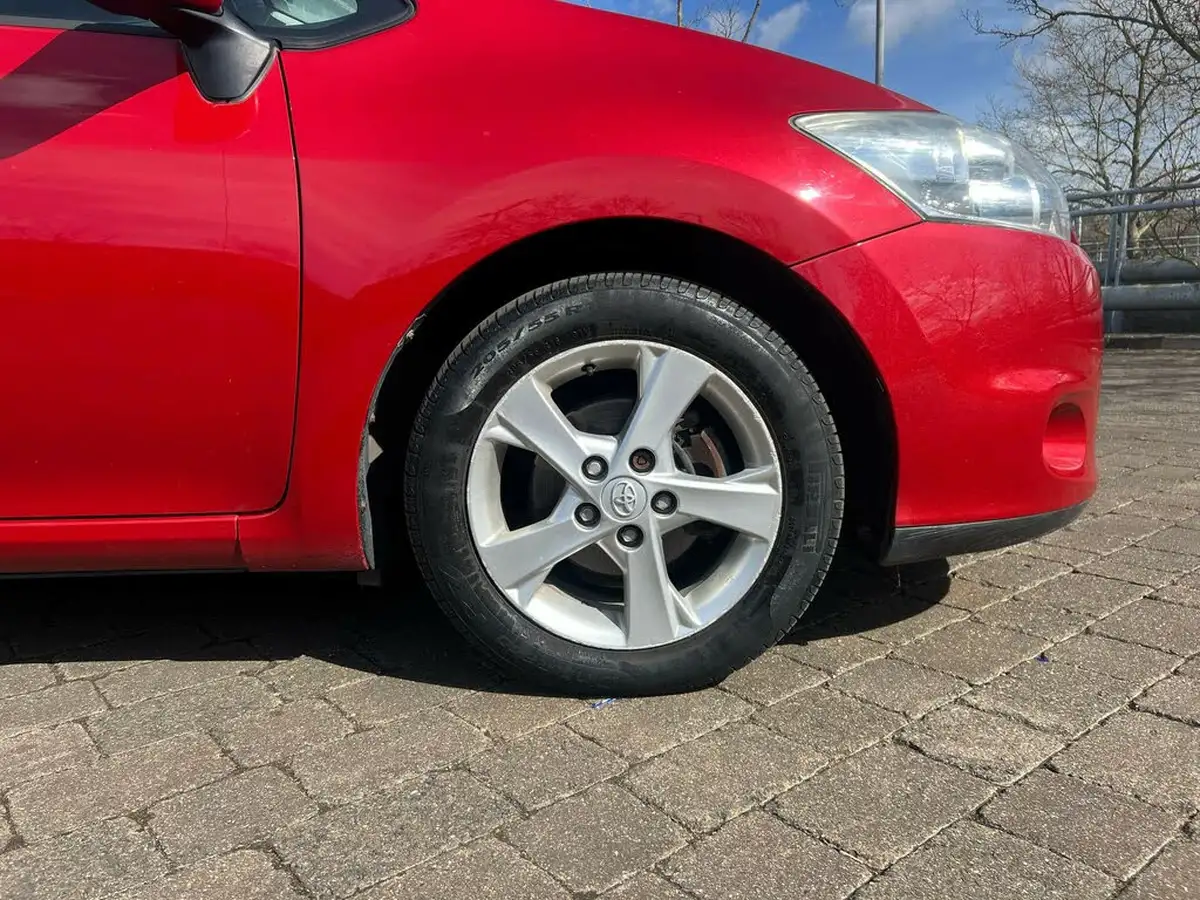 2010-toyota-auris-133-vvt-i-tr-5d-big-40