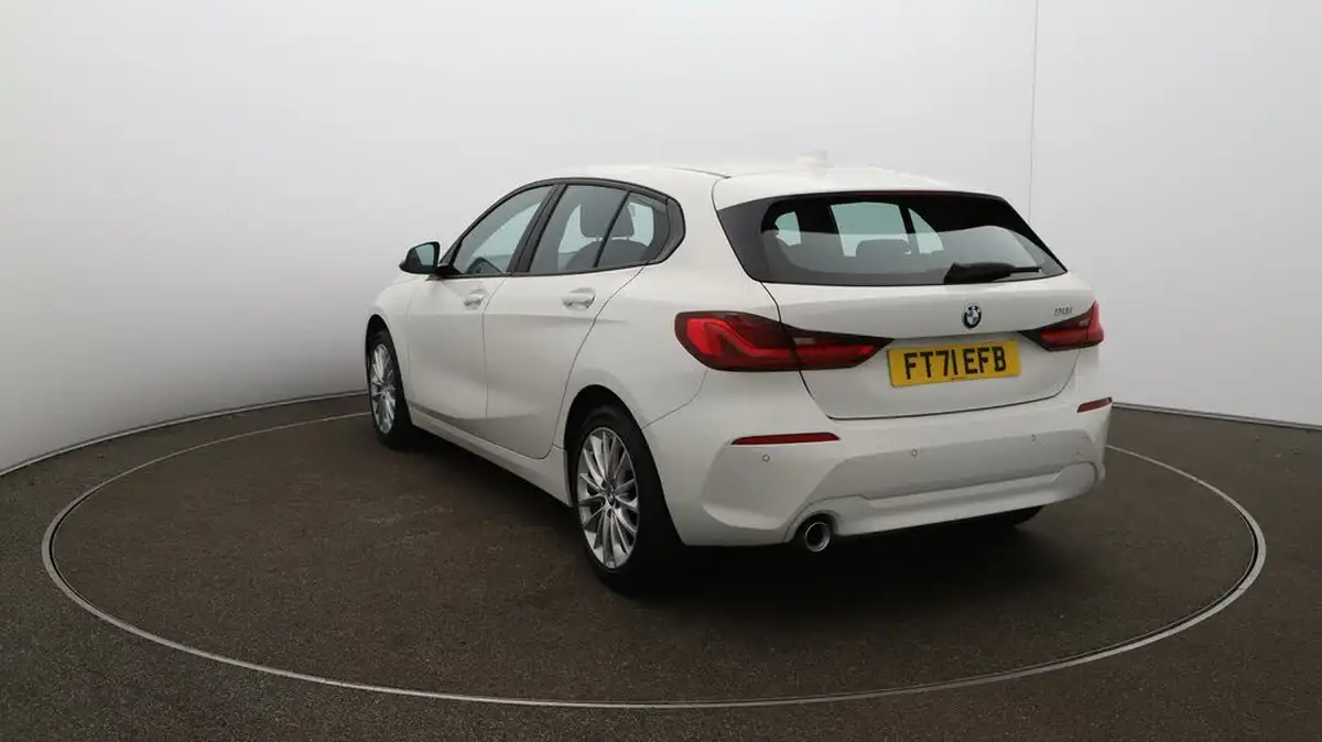 2022-bmw-1-series-15-118i-se-big-52