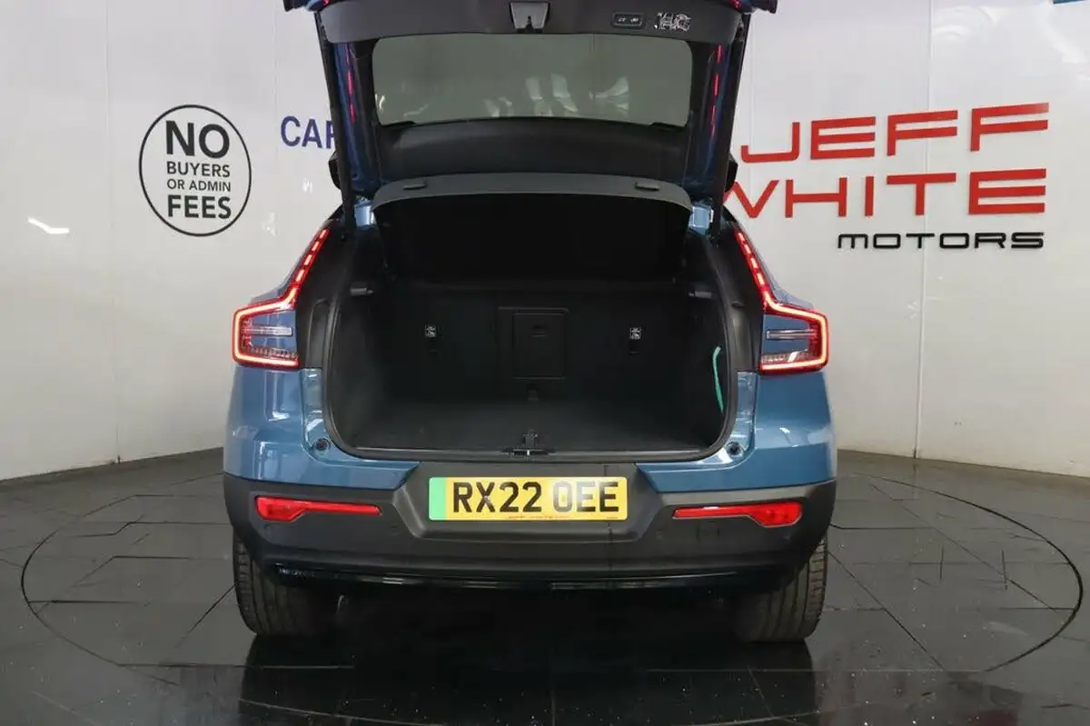 2022-volvo-c40-e-twin-recharge-pro-big-19