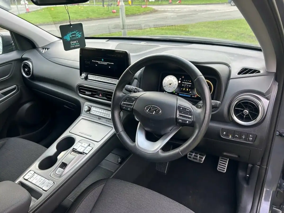 2023-hyundai-kona-e-premium-136ps-39kwh-big-11