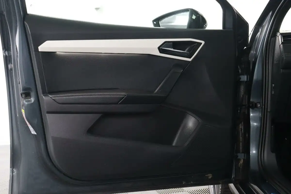 2021-seat-arona-10-tsi-xcellence-lux-110ps-big-39