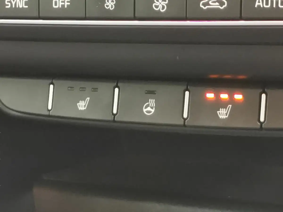 2022-kia-xceed-15-t-gdi-3-big-20