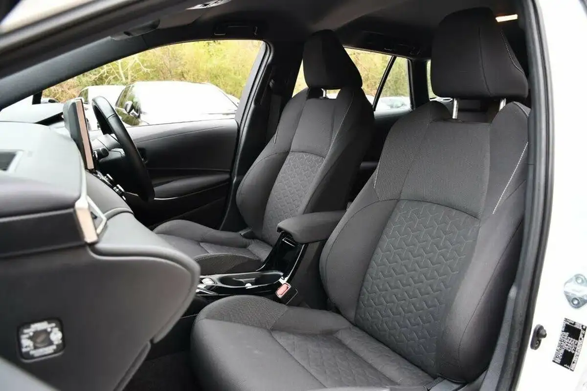 2022-toyota-corolla-18-vvt-i-icon-tech-spare-wheel-touring-sports-5d-big-36