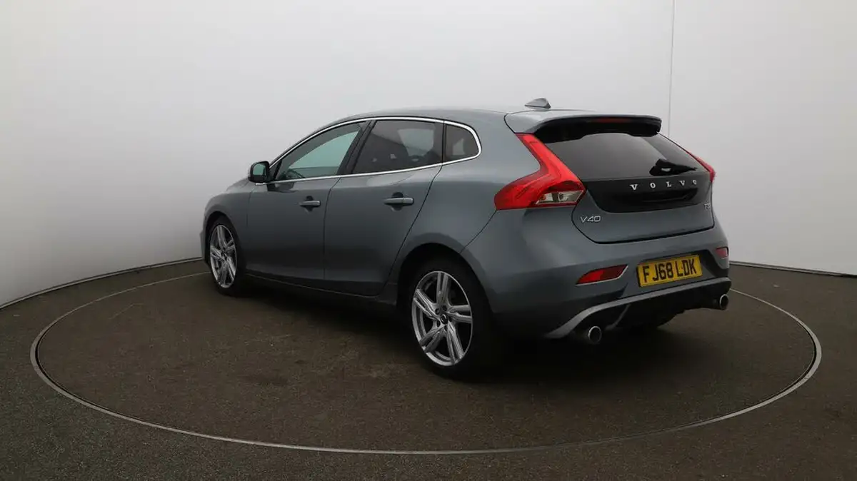 2018-volvo-v40-20-t3-r-design-pro-big-53