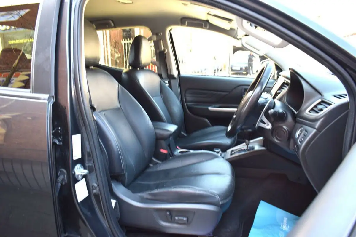 2020-mitsubishi-l200-22di-d-barbarian-auto-big-7
