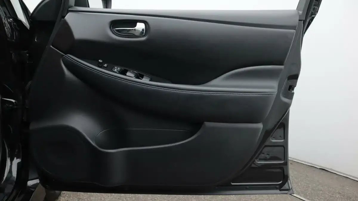 2023-nissan-leaf-e-n-connecta-39kwh-big-15