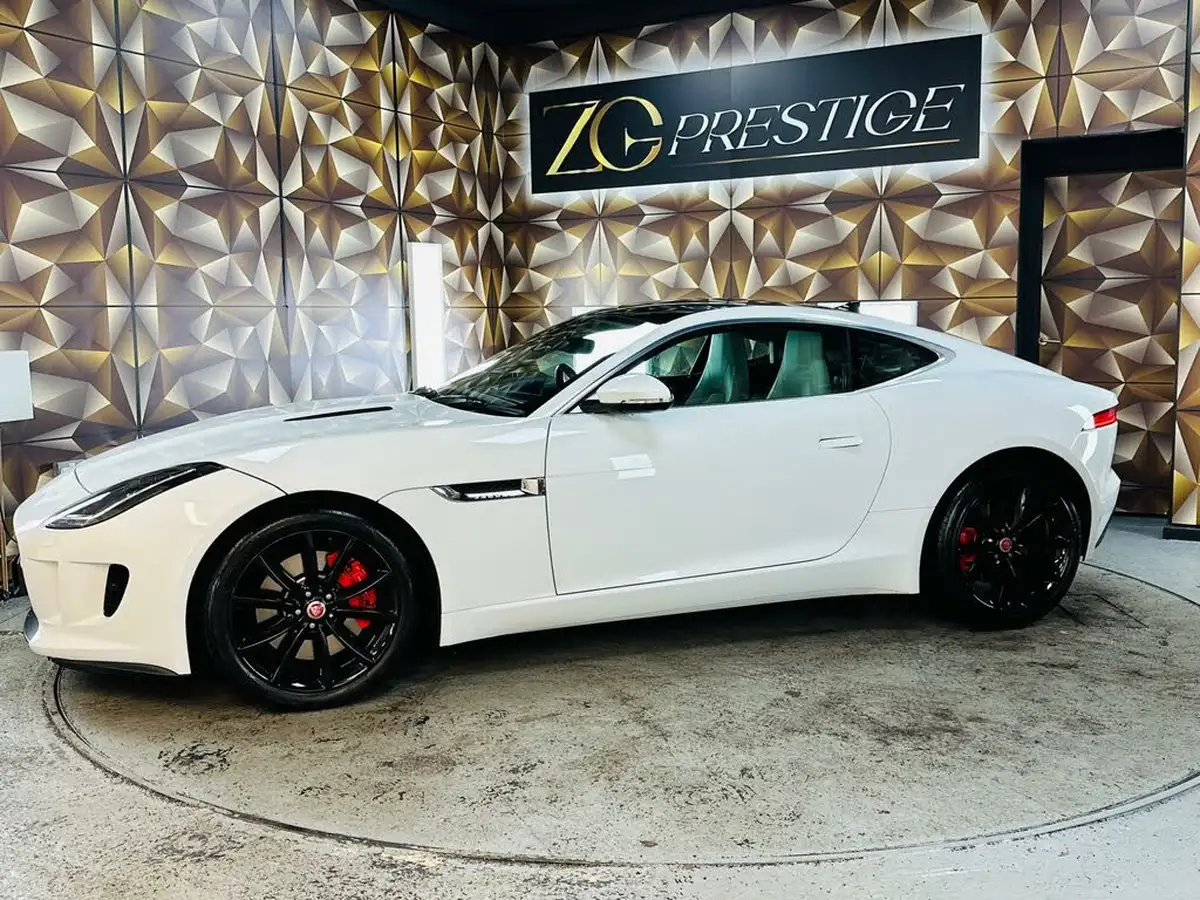 2014-jaguar-f-type-30-v6-coupe-quickshift-big-12