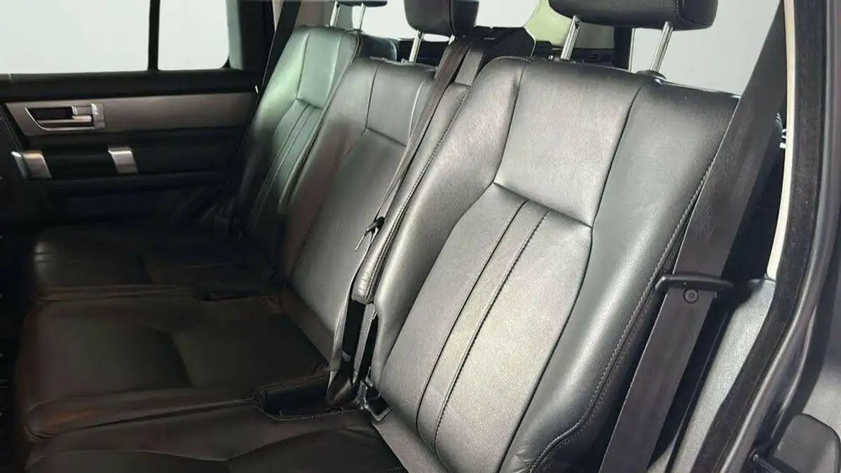 2015-land-rover-discovery-4-30-sd-v6-se-tech-big-40