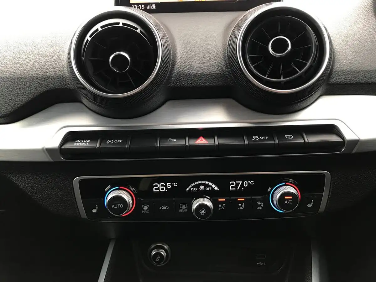 2019-audi-sq2-20-tfsi-big-19