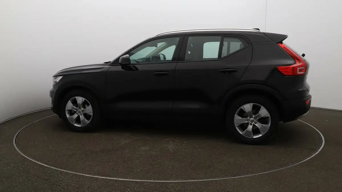 2022-volvo-xc40-15-t3-momentum-big-54