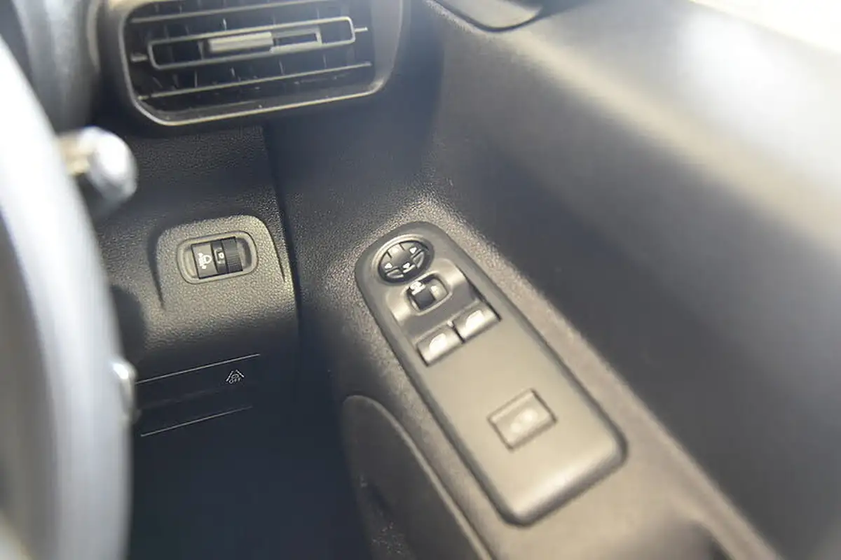 2021-citroen-berlingo-15bluehdi-1000-enterprise-100pseu6dt-e-ss-panel-big-17