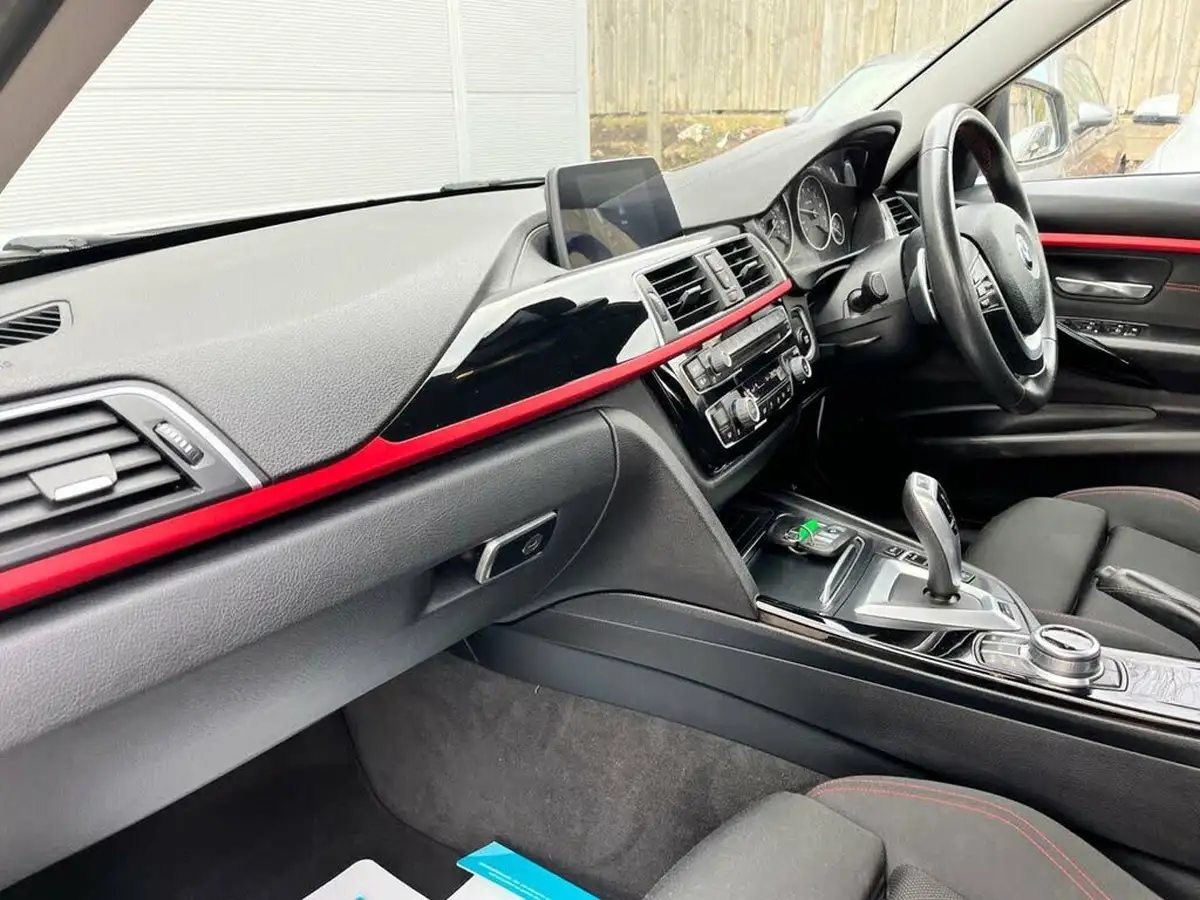 2018-bmw-3-series-20-330e-sport-big-15