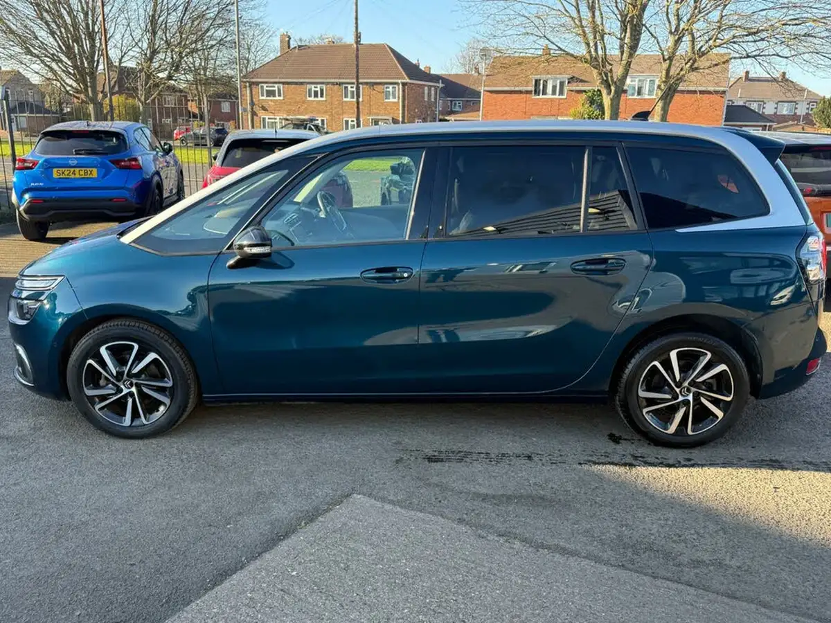 2021-citroen-grand-c4-spacetourer-12-puretech-shine-big-22