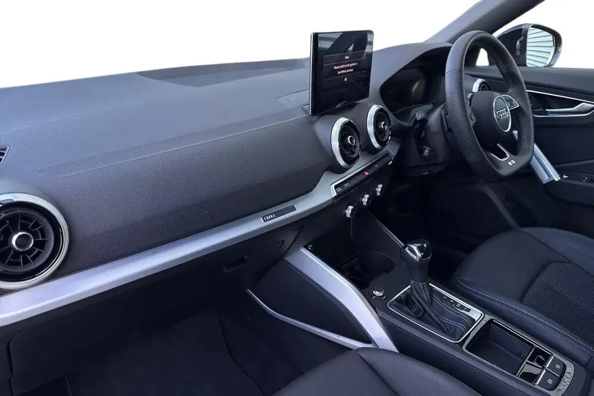 2024-audi-q2-15-35-tfsi-black-edition-s-tronic-big-14