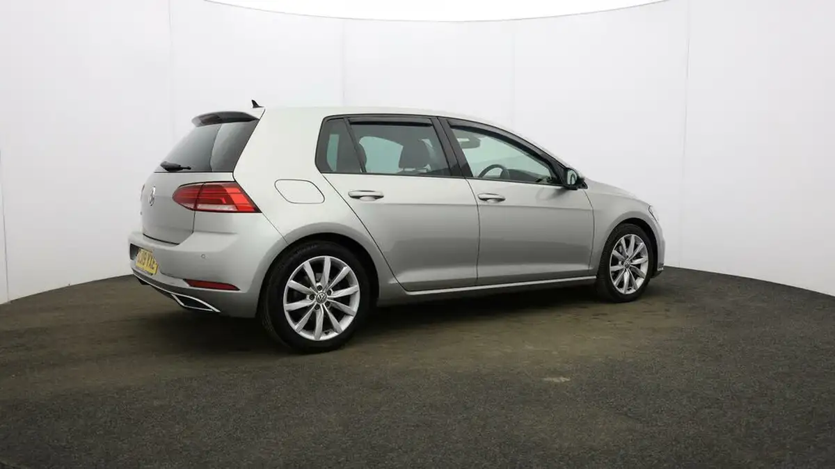2019-volkswagen-golf-15-tsi-gt-150ps-hatchback-5d-dsg-big-54