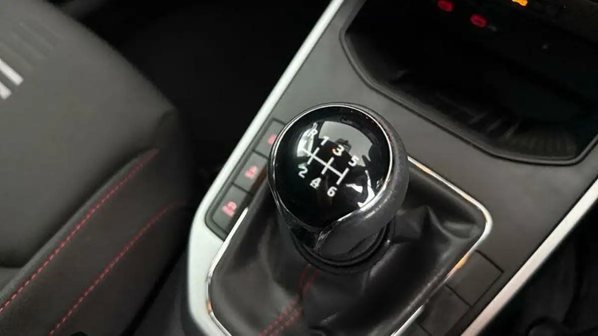 2021-seat-arona-10-tsi-fr-red-edition-big-11