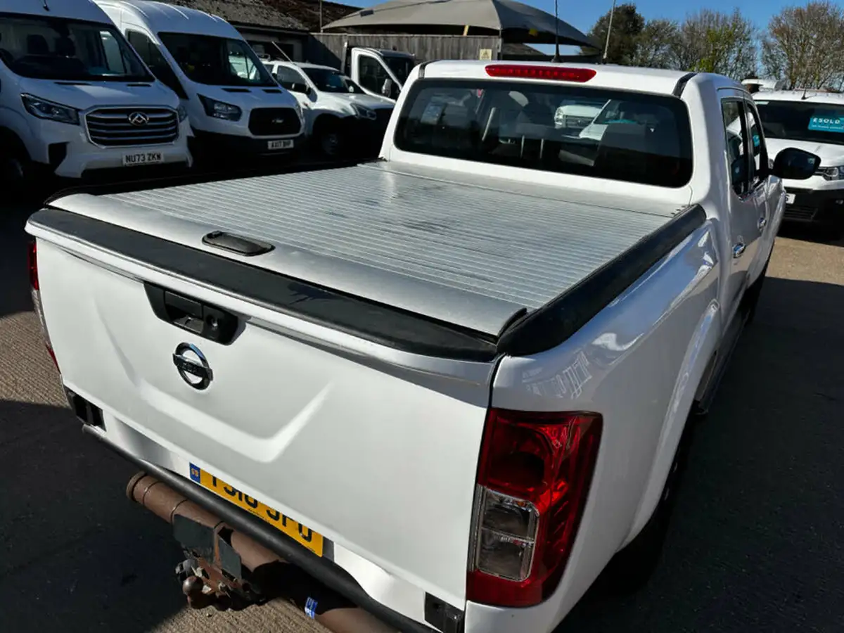 2018-nissan-navara-23dci-acenta-double-big-9