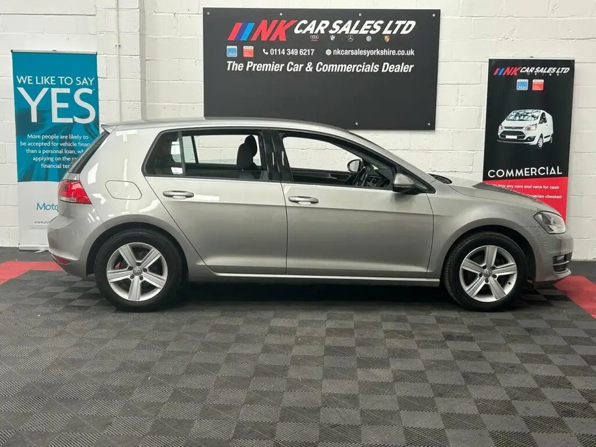 2015-volkswagen-golf-16tdi-match-105ps-bmt-ss-5d-big-7