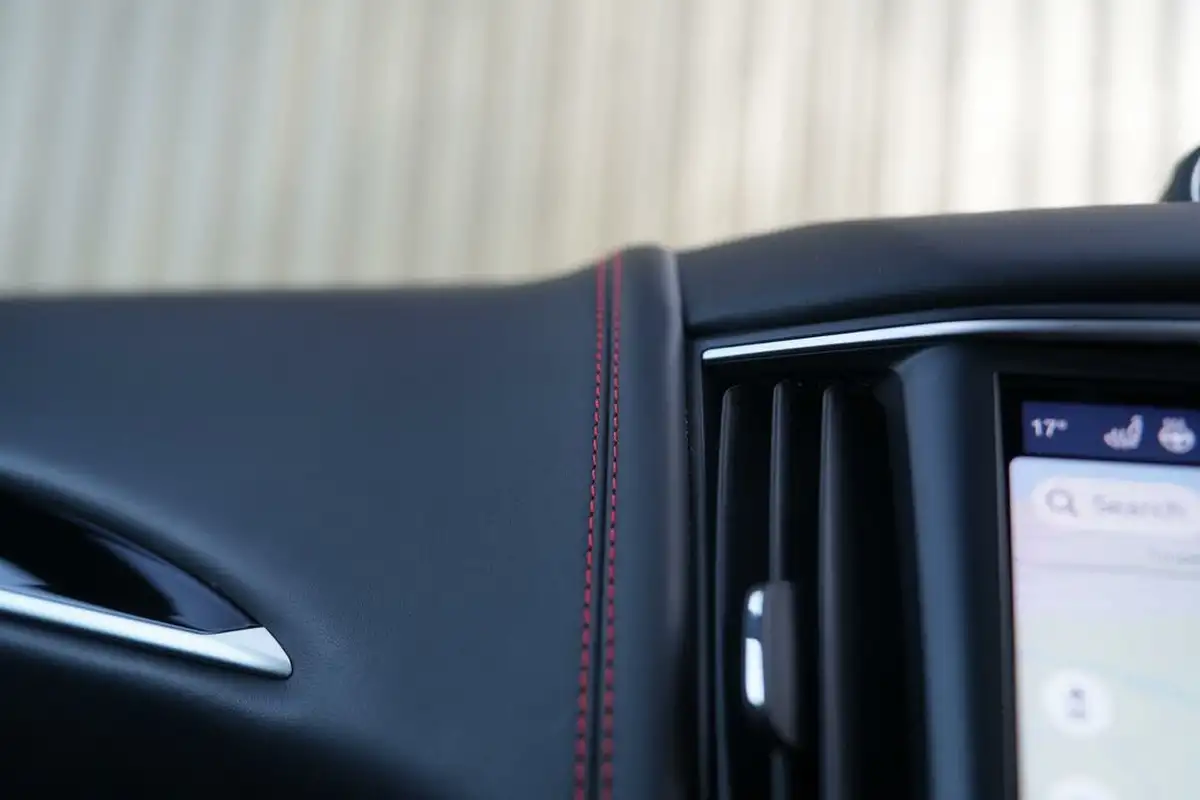 2021-maserati-levante-30-gransport-big-63