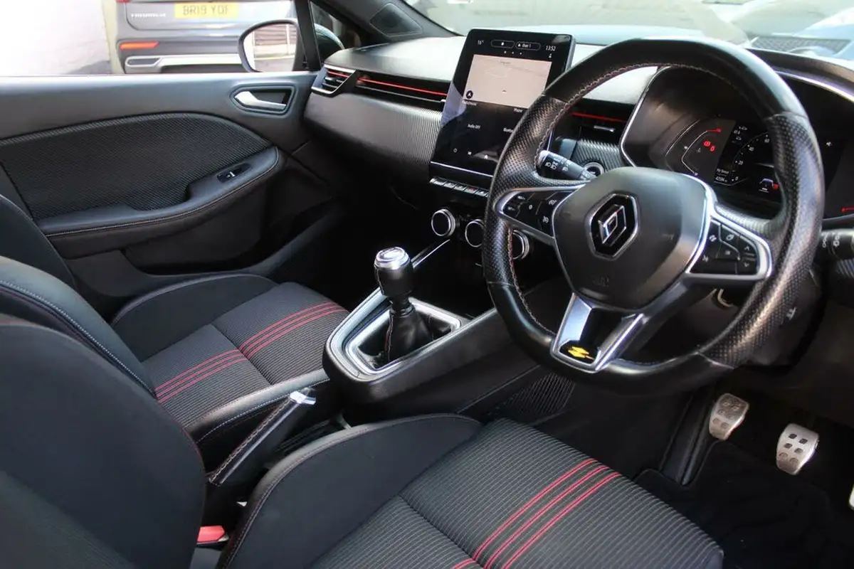 2020-renault-clio-10-tce-rs-line-100bhp-big-21