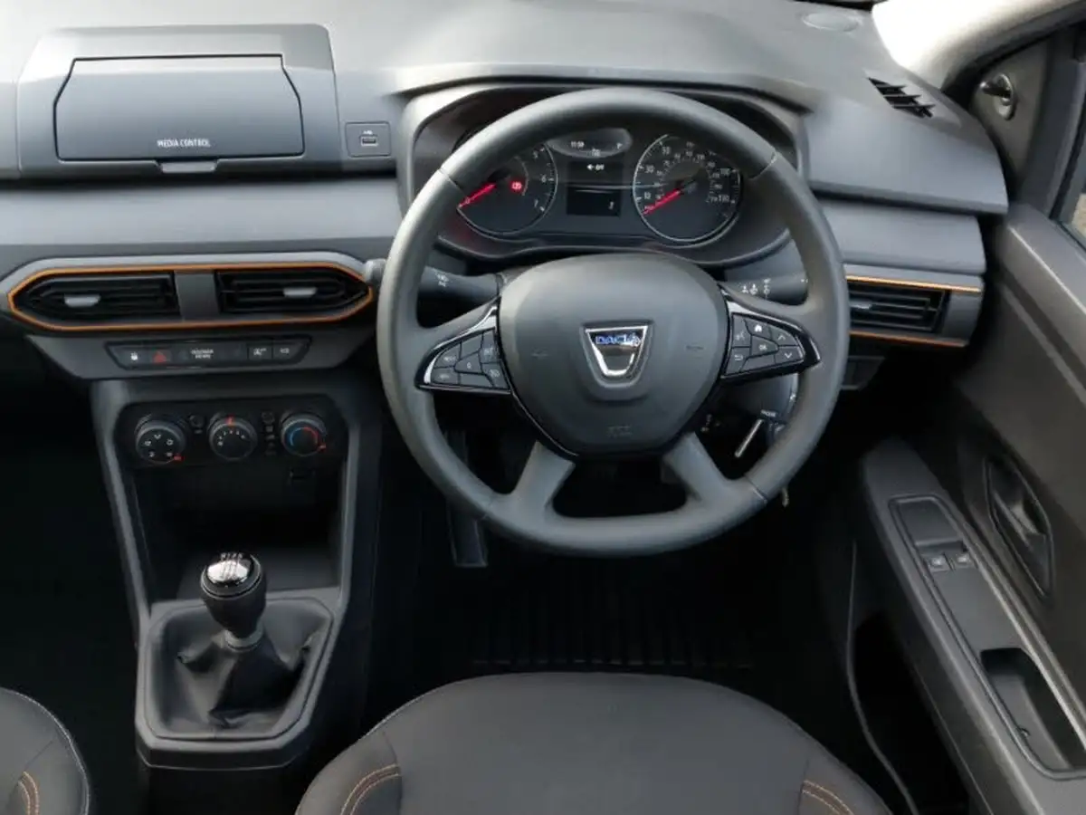 2021-dacia-sandero-stepway-10-tce-essential-90bhp-big-6