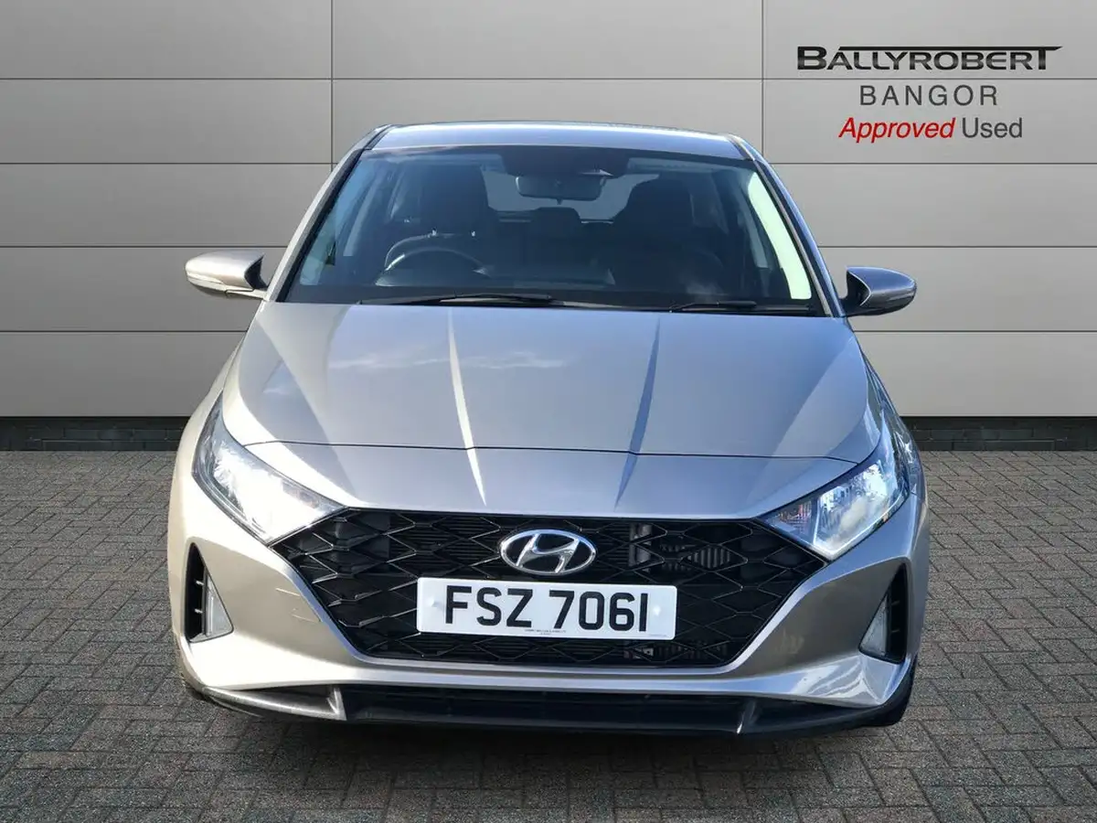 2022-hyundai-i20-10-t-gdi-se-connect-dct-big-9