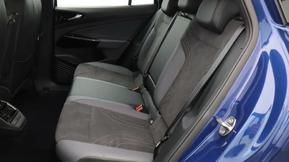 2023-volkswagen-id4-e-life-edition-170ps-52kwh-pure-performance-big-16