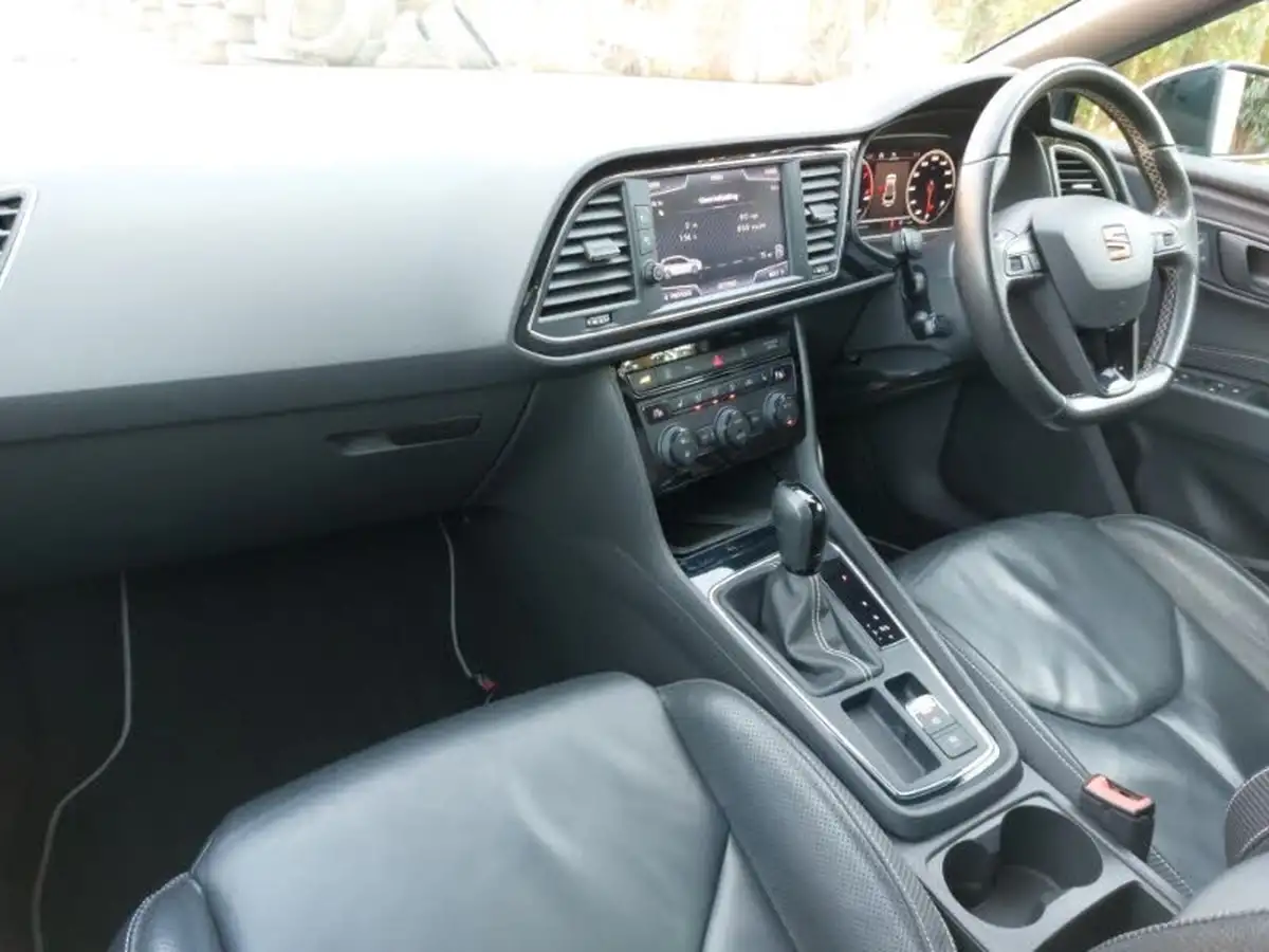 2019-seat-leon-20-tsi-cupra-300-lux-big-17