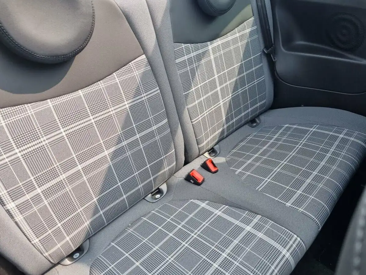 2018-fiat-500c-12-lounge-big-7