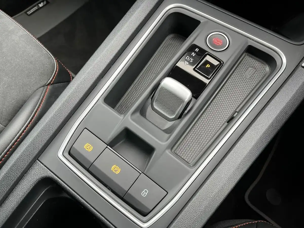 2024-seat-leon-14-e-hybrid-fr-sport-hatchback-big-22