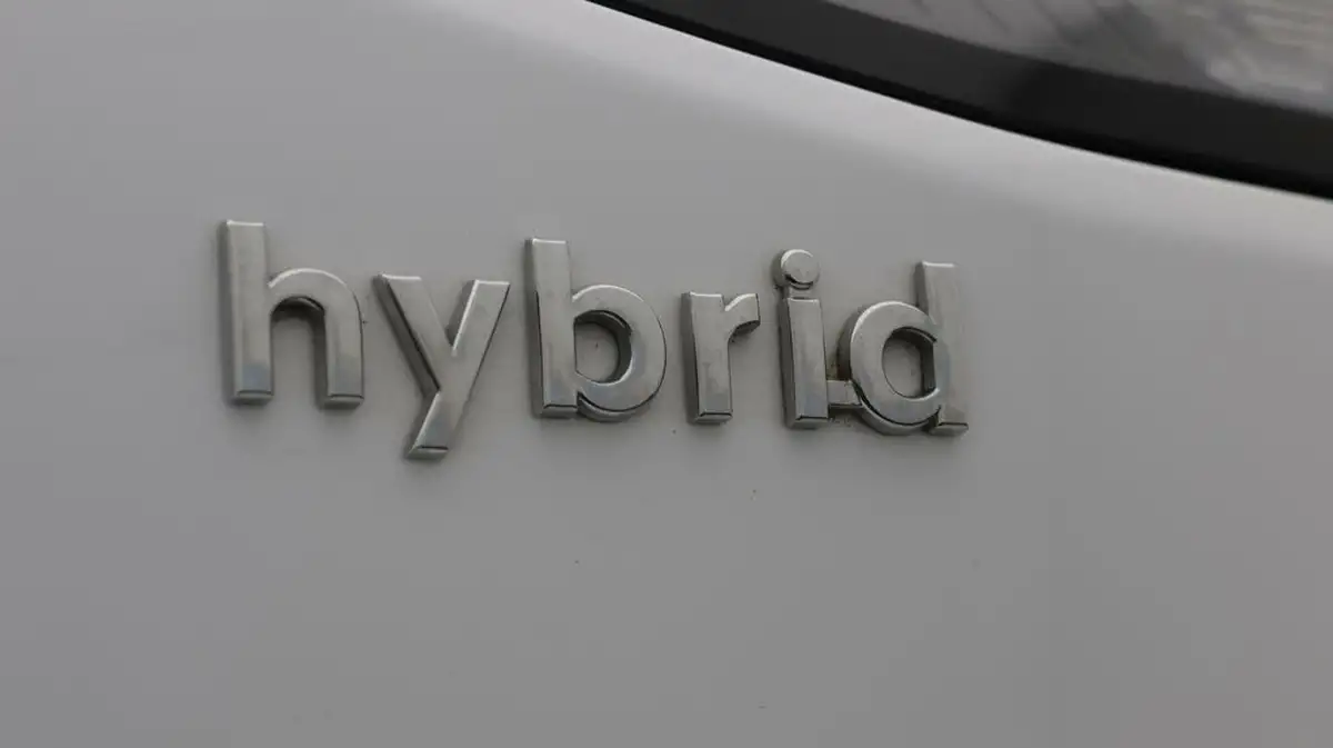 2022-hyundai-ioniq-16-gdi-premium-hybrid-big-22