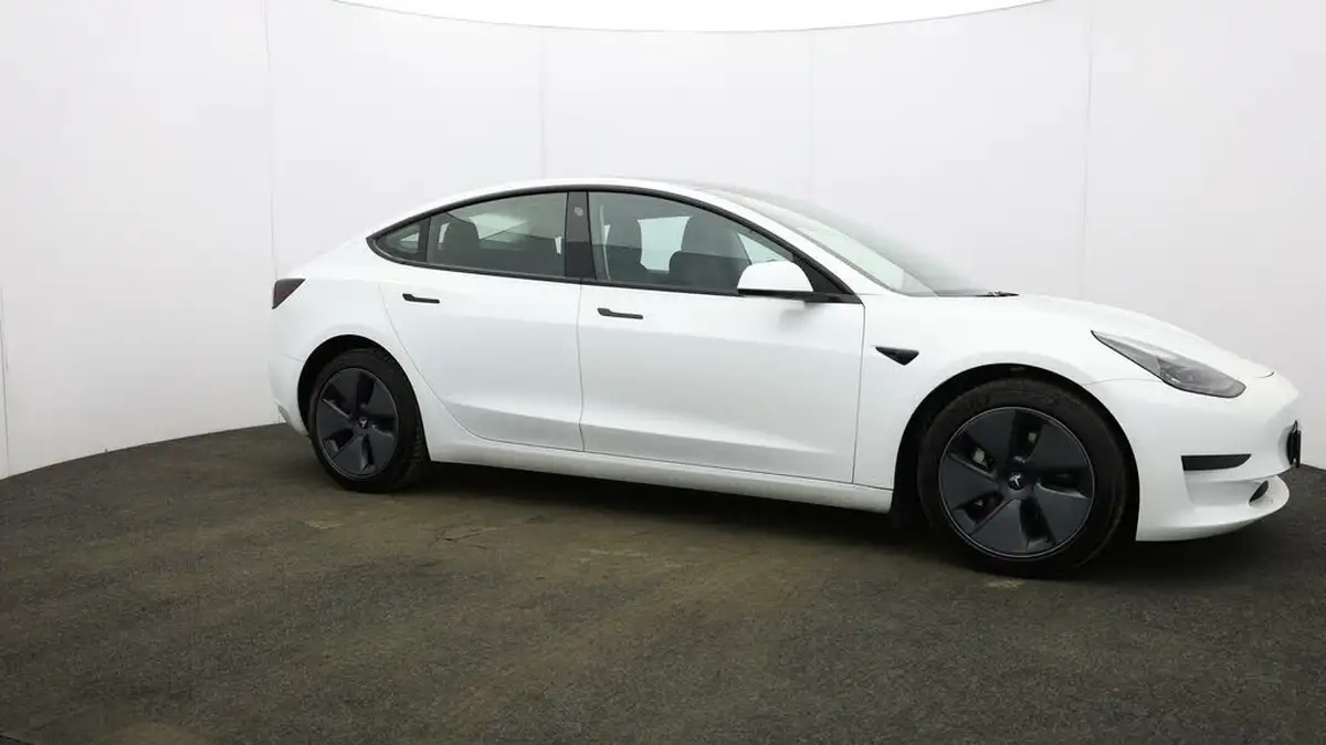 2021-tesla-model-3-e-standard-plus-big-31