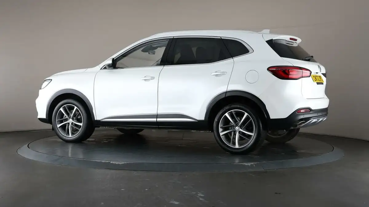 2022-mg-hs-15t-gdi-exclusive-162ps-big-74
