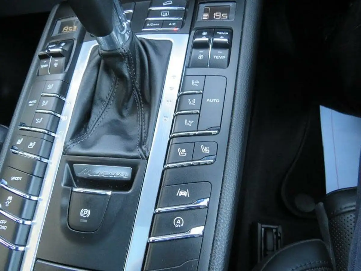 2019-porsche-macan-30-v6-s-big-25