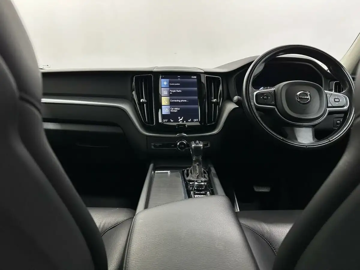 2017-volvo-xc60-20td-d4-momentum-pro-geartronic-big-18