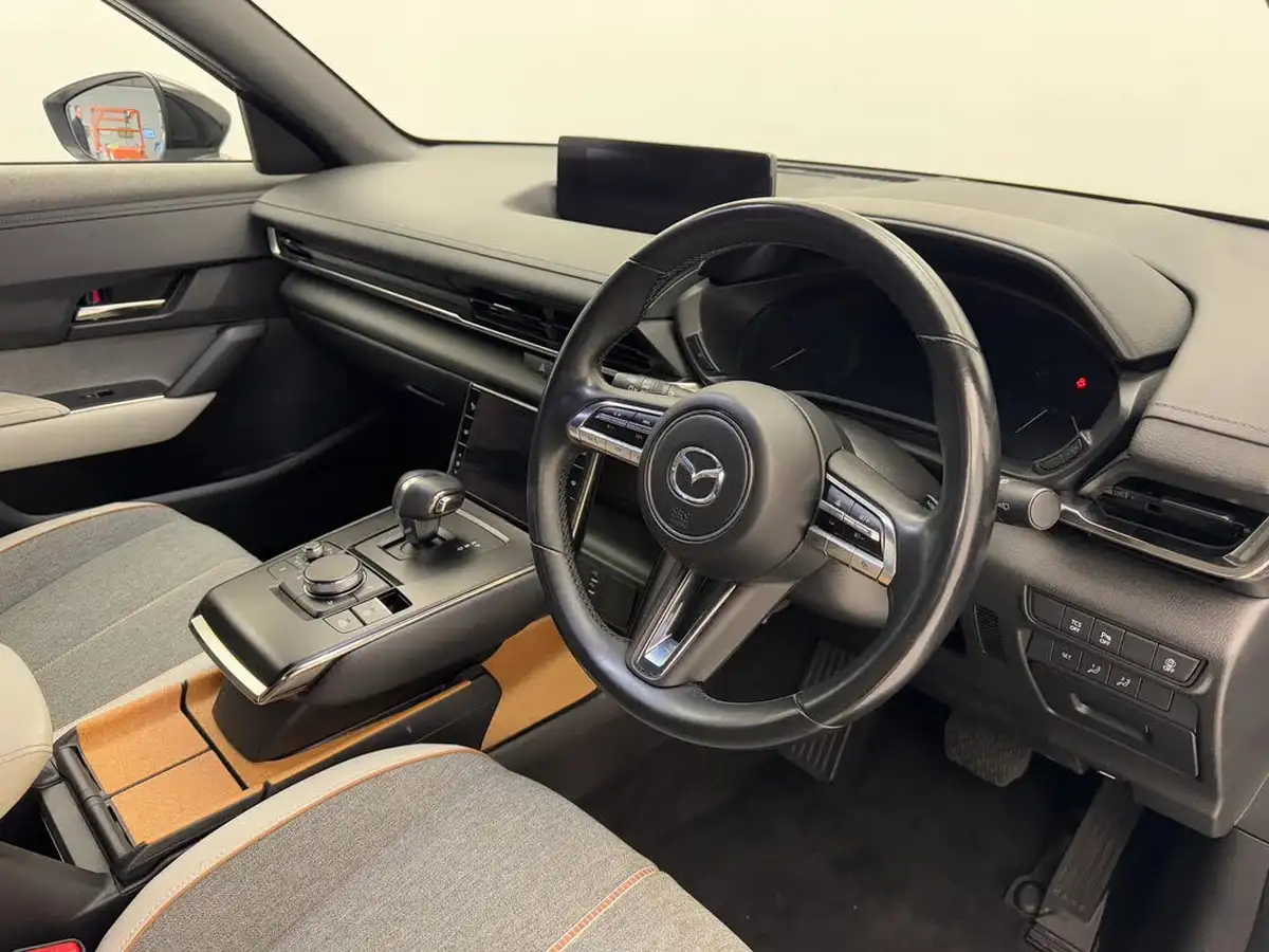 2022-mazda-mx-30-e-sport-lux-big-17