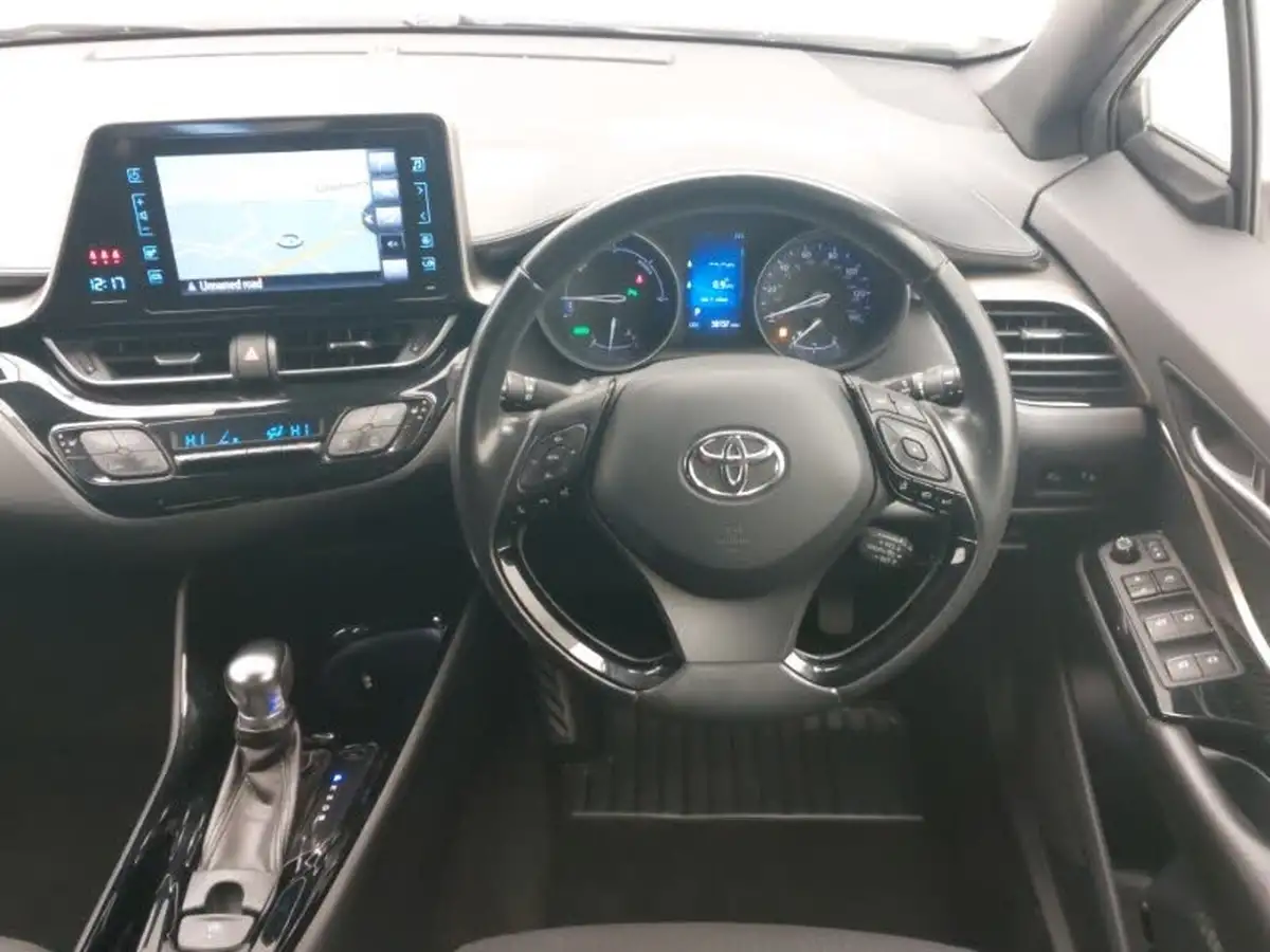 2018-toyota-c-hr-18-vvt-i-design-big-6