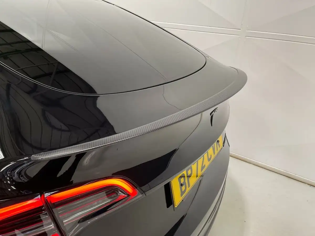 2023-tesla-model-y-e-performance-big-16