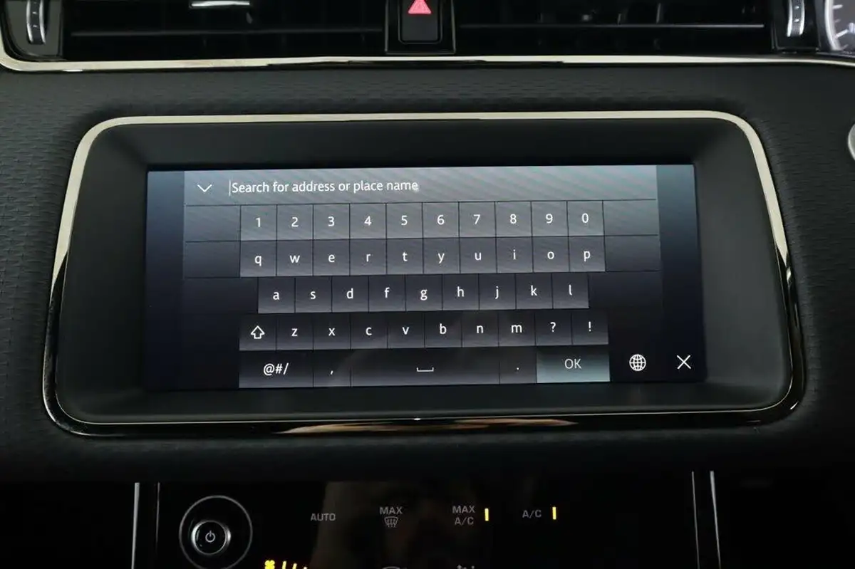 2021-land-rover-range-rover-evoque-15-p300e-r-dynamic-s-big-41