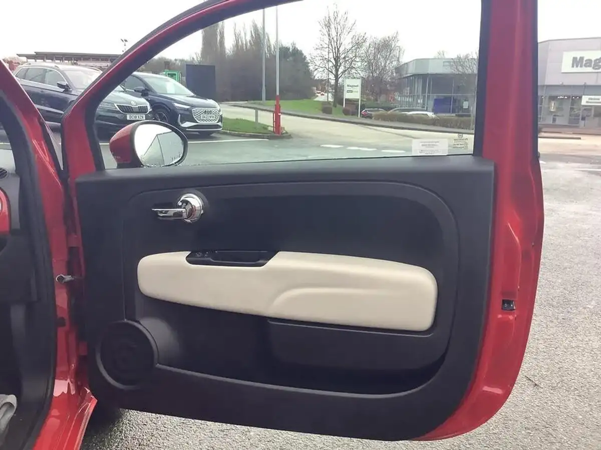 2021-fiat-500-10-dolcevita-big-11