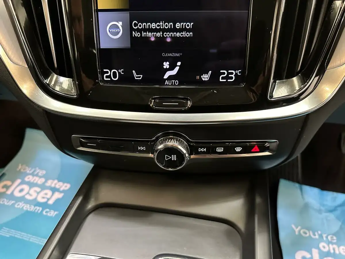 2021-volvo-v60-20-b3-momentum-161bhp-big-13
