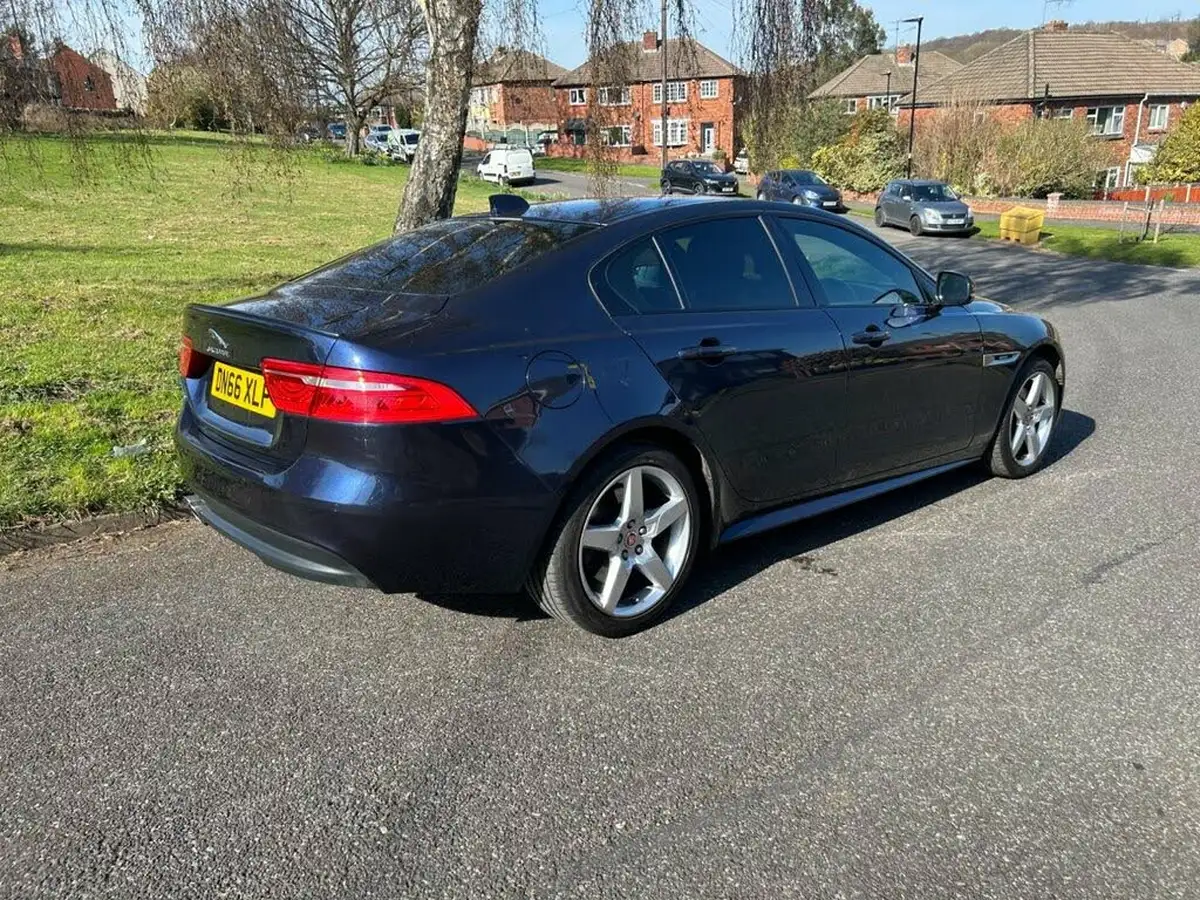 2016-jaguar-xe-20d-r-sport-180ps-awd-auto-big-3