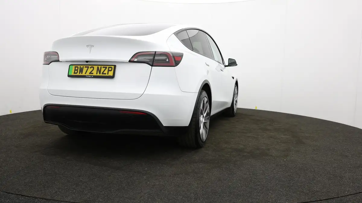 2023-tesla-model-y-e-rwd-big-74