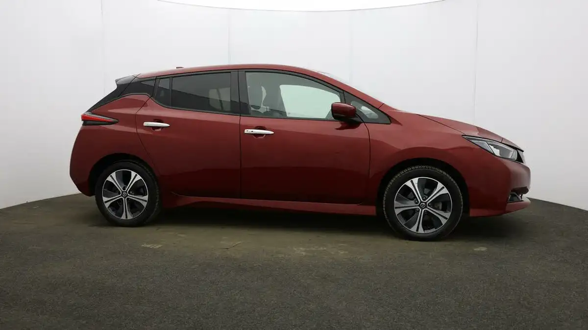 2021-nissan-leaf-e-e-tekna-big-43