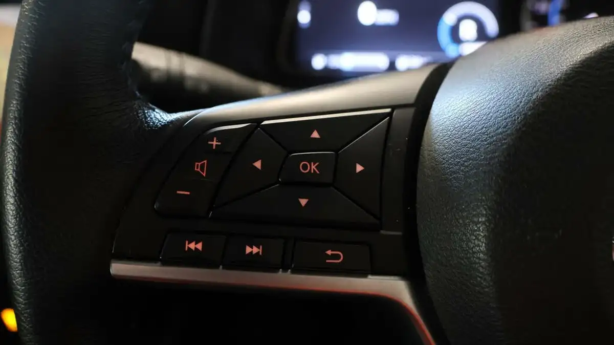 2021-nissan-leaf-e-e-tekna-big-21