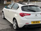 2010-alfa-romeo-giulietta-14-veloce-multiair-170bhp-small-3